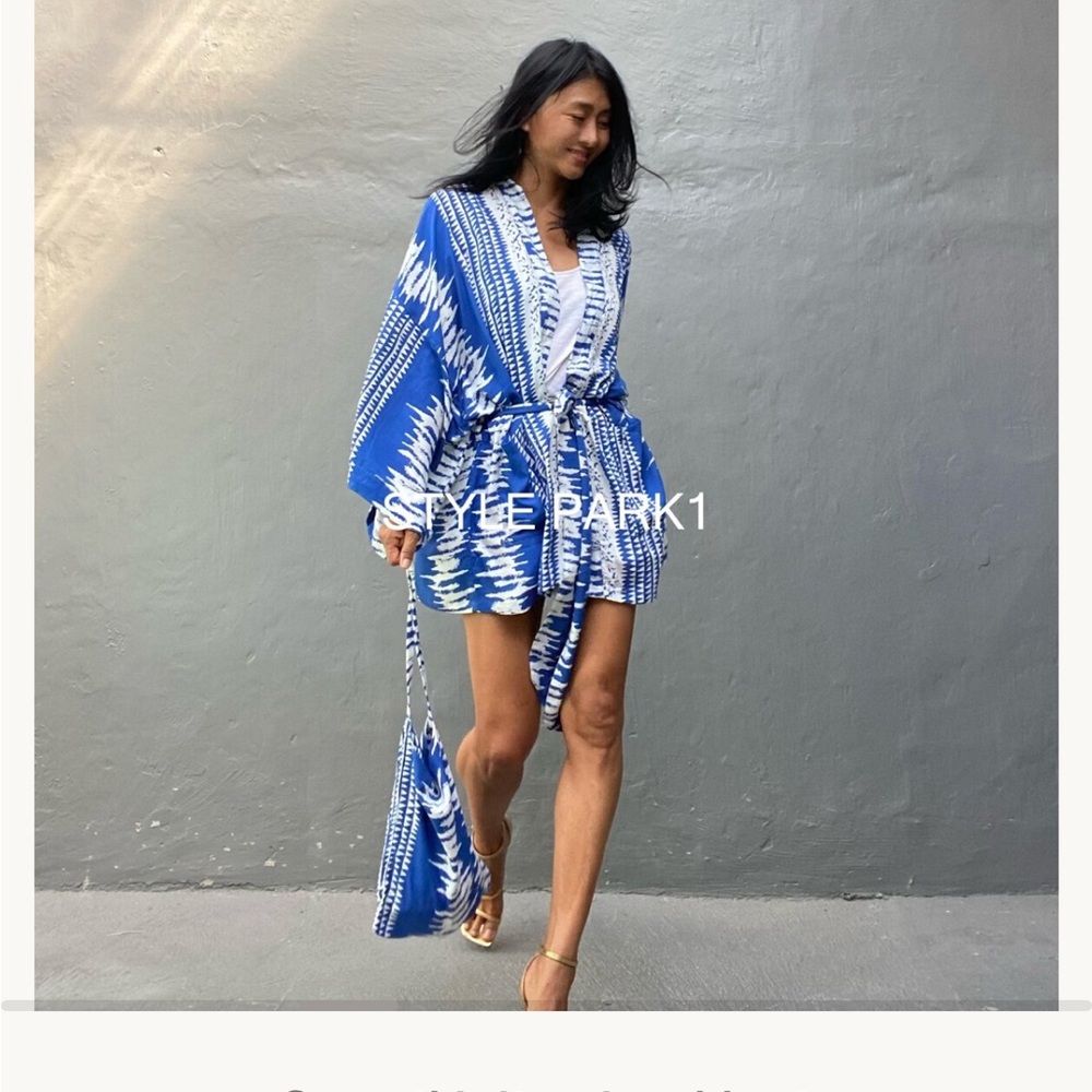 Blue and White Patterned Kimono Dress with Matching Bag